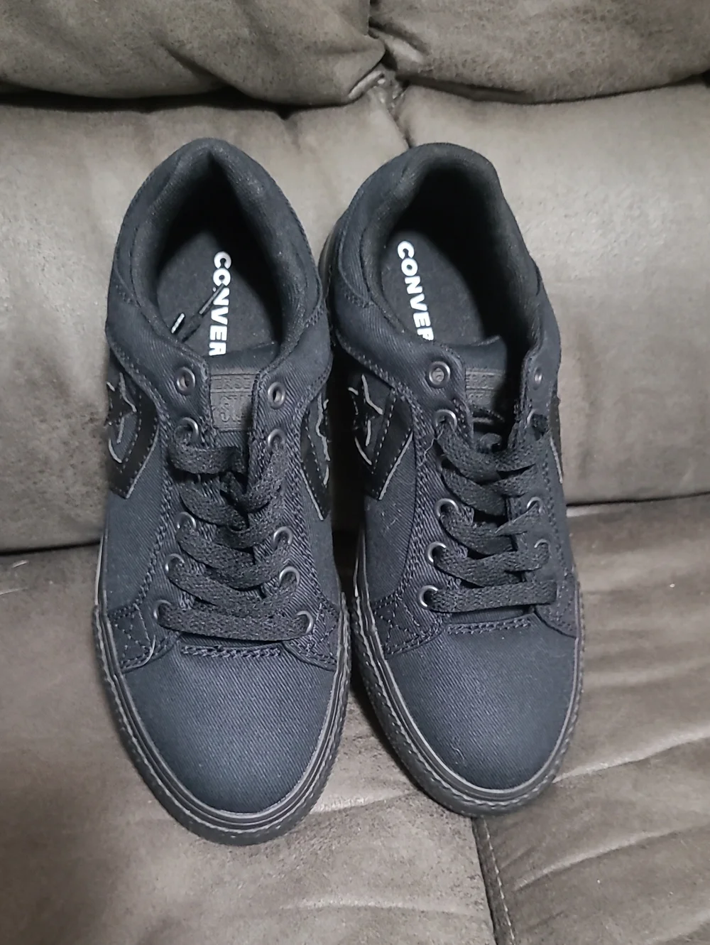 Converse Youth Low-Top Sneakers in Black